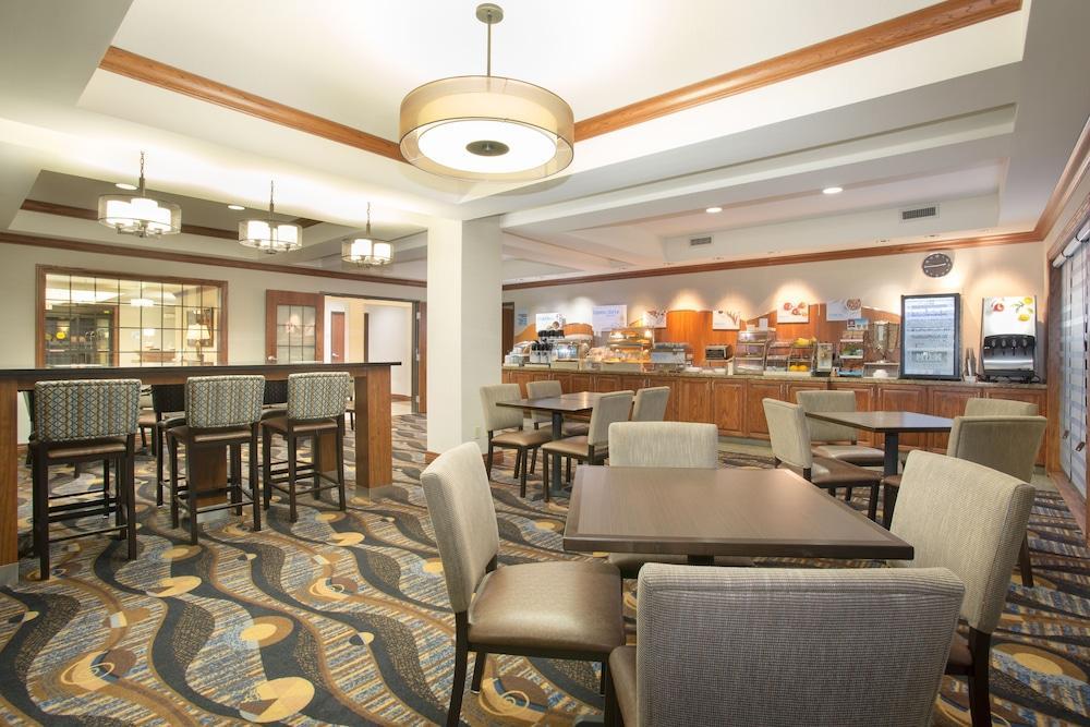 Holiday Inn Express Hotel & Suites Concordia Us 81 By Ihg Exterior photo