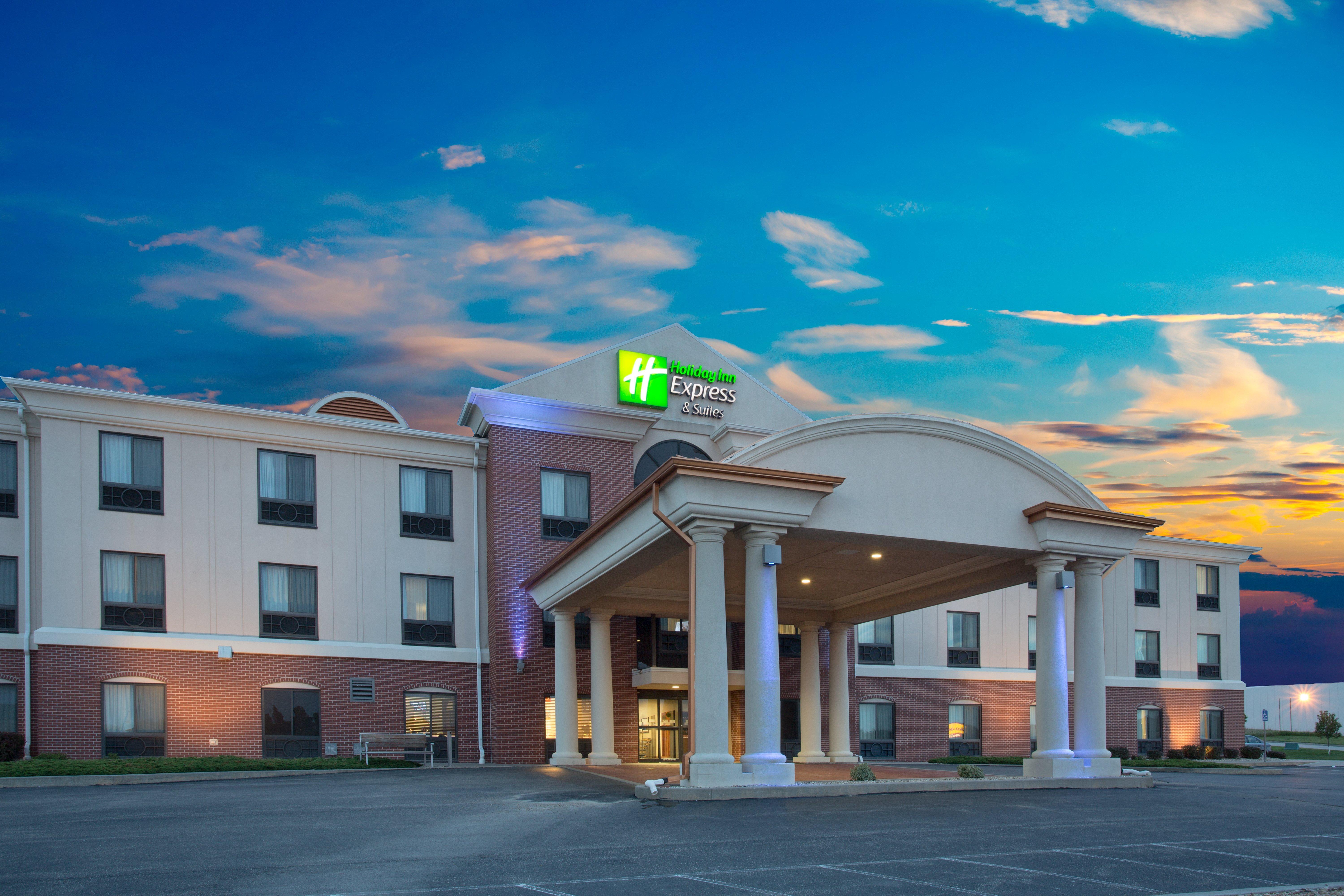 Holiday Inn Express Hotel & Suites Concordia Us 81 By Ihg Exterior photo